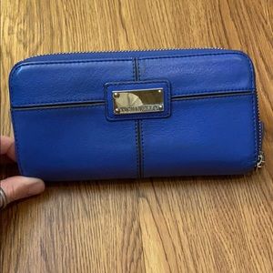 NWOT Tignanello blue wallet